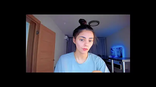 EmiliaZen online show from November 22, 2:49 pm