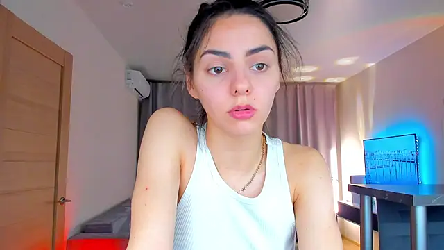 EmiliaZen online show from February 13, 5:53 pm