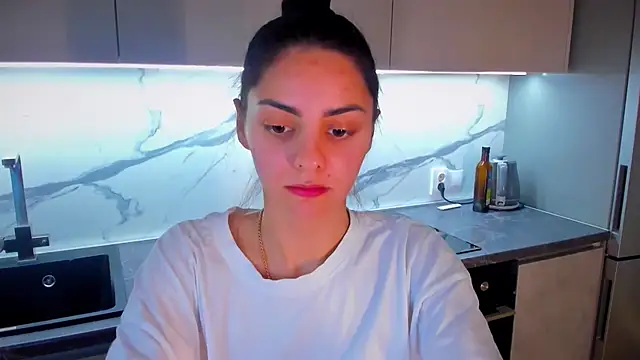 EmiliaZen online show from May 11, 11:02 pm