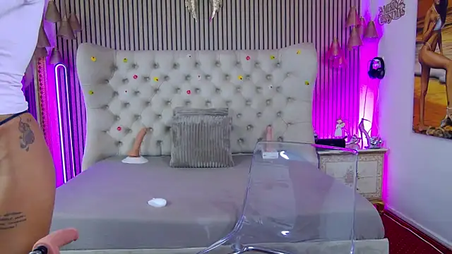 Snapshot of PlayfulShow chatting on October 18, 1:56 pm PlayfulShow online show from October 18, 1:56 pm