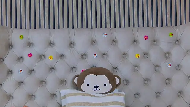 PlayfulShow online show from May 4, 9:05 am