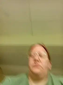 Snapshot of NoLubricantNeeded chatting on September 21, 11:01 am NoLubricantNeeded online show from September 21, 11:01 am