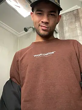 Snapshot of Twink_X chatting on February 13, 1:48 pm Twink X online show from February 13, 1:48 pm