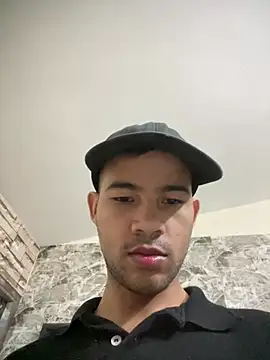 Snapshot of Twink_X chatting on March 4, 11:54 pm Twink X online show from March 4, 11:54 pm