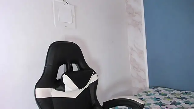 Snapshot of AbbyHill- chatting on February 24, 6:26 pm AbbyHill- online show from February 24, 6:26 pm