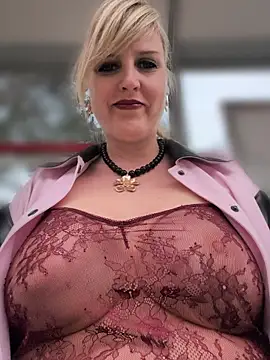 Sexybiene969 online show from May 14, 4:14 pm