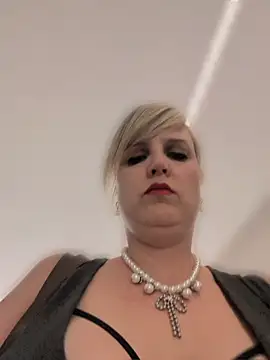 Sexybiene969 online show from May 19, 4:13 pm
