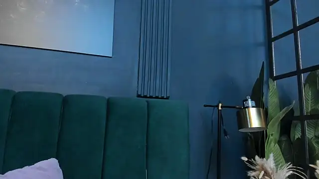 scarlet edwars online show from October 28, 7:49 pm