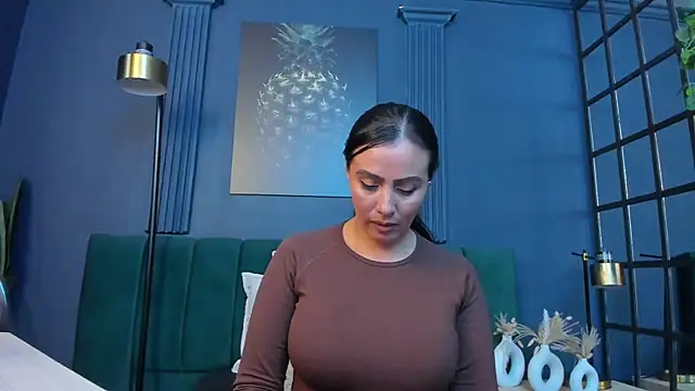 scarlet edwars online show from March 25, 7:42 pm