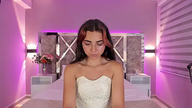 ValerieHyde online show from March 8, 3:28 am