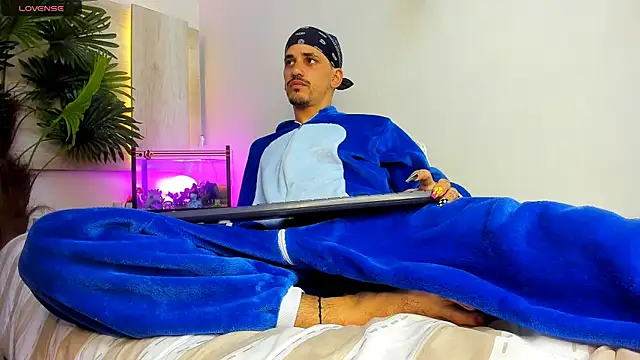 Dirty Kingg online show from October 4, 8:07 pm