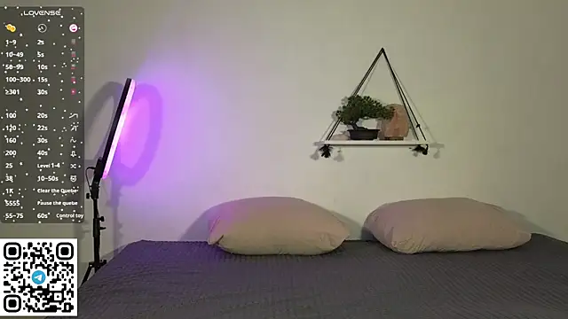 Julian wins online show from February 14, 12:51 am