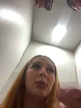 hotamanda01 online show from October 9, 6:06 pm