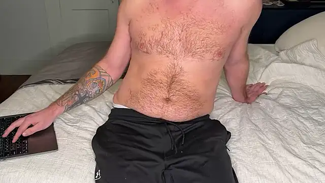 Snapshot of bottombearishguy chatting on February 10, 3:53 pm bottombearishguy online show from February 10, 3:53 pm