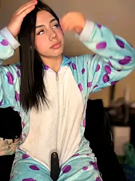 Laura-Khalifa online show from March 21, 7:13 am