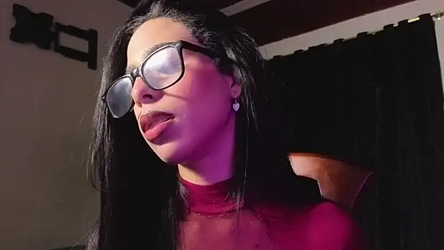 Snapshot of melissa_becraft chatting on April 17, 11:19 pm melissa becraft online show from April 17, 11:19 pm