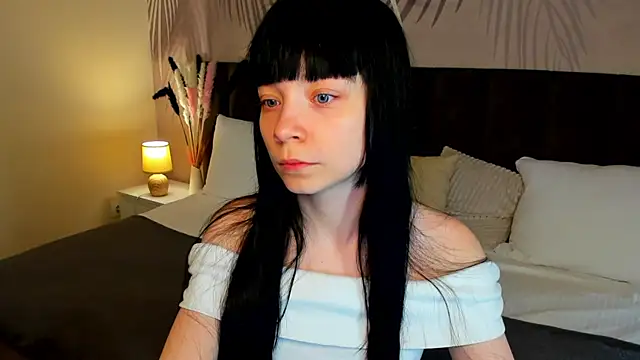 SkinyJoyce online show from February 9, 8:54 am