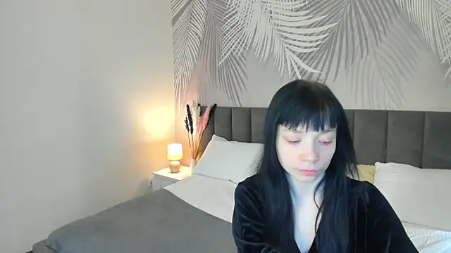 SkinyJoyce online show from March 2, 1:58 am