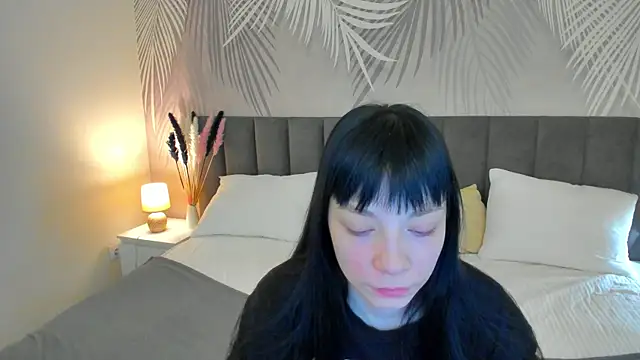 SkinyJoyce online show from March 11, 2:21 am