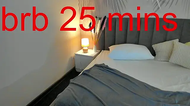 SkinyJoyce online show from March 11, 5:27 am
