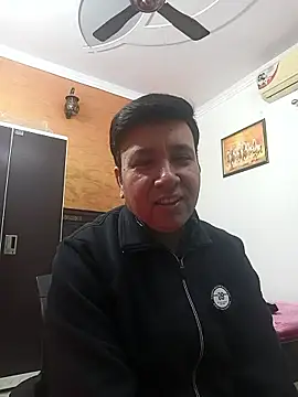 Snapshot of innocentboy1987 chatting on January 12, 5:01 am innocentboy1987 online show from January 12, 5:01 am