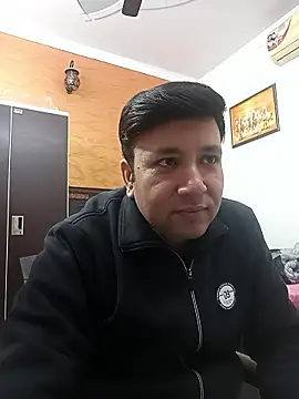 Snapshot of innocentboy1987 chatting on January 16, 6:17 am innocentboy1987 online show from January 16, 6:17 am