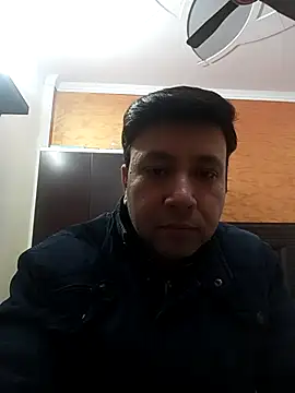 Snapshot of innocentboy1987 chatting on January 17, 8:08 am innocentboy1987 online show from January 17, 8:08 am