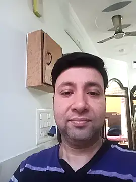 Snapshot of innocentboy1987 chatting on February 6, 3:44 am innocentboy1987 online show from February 6, 3:44 am