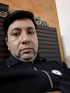 Snapshot of innocentboy1987 chatting on February 13, 5:25 am innocentboy1987 online show from February 13, 5:25 am