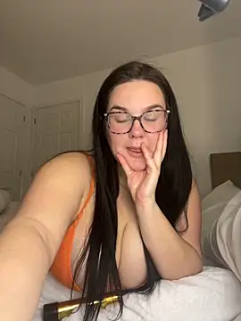Snapshot of Flirty-BustyBabe chatting on February 6, 8:23 pm Flirty-BustyBabe online show from February 6, 8:23 pm