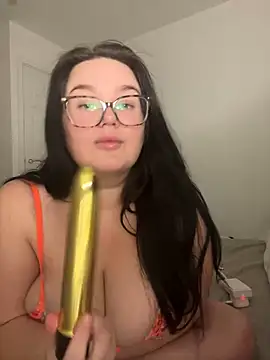 Snapshot of Flirty-BustyBabe chatting on February 7, 12:20 am Flirty-BustyBabe online show from February 7, 12:20 am