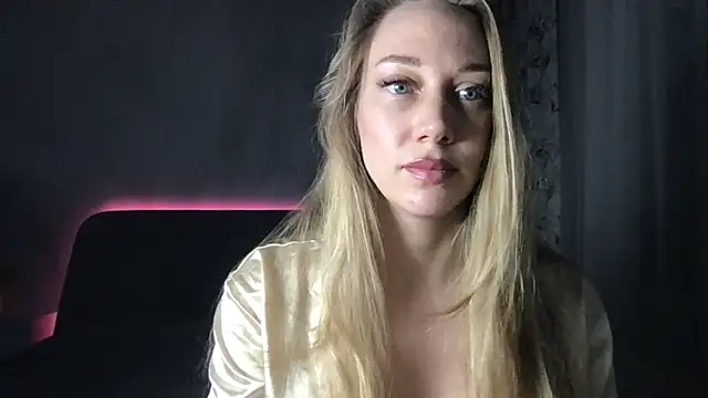 Snapshot of Engel_13 chatting on March 2, 6:19 pm Engel 13 online show from March 2, 6:19 pm