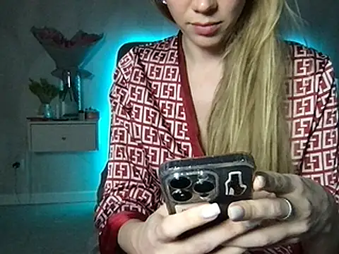 Snapshot of Engel_13 chatting on March 17, 9:34 pm Engel 13 online show from March 17, 9:34 pm