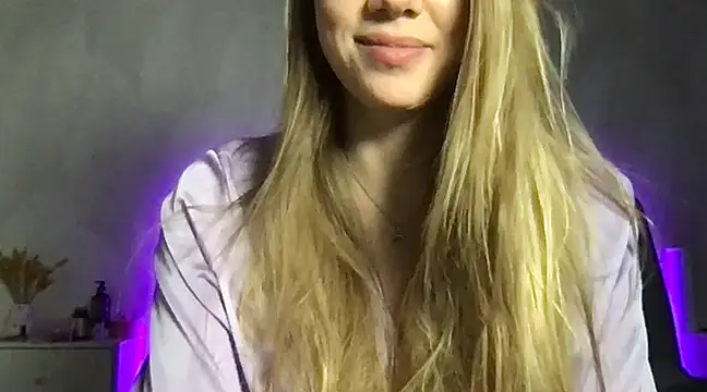 Snapshot of Engel_13 chatting on March 22, 8:04 pm Engel 13 online show from March 22, 8:04 pm