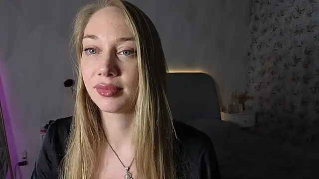 Snapshot of Engel_13 chatting on October 9, 5:55 pm Engel 13 online show from October 9, 5:55 pm