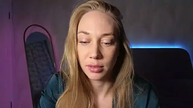 Snapshot of Engel_13 chatting on October 11, 7:12 pm Engel 13 online show from October 11, 7:12 pm