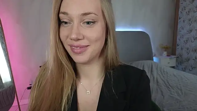 Snapshot of Engel_13 chatting on October 15, 12:16 pm Engel 13 online show from October 15, 12:16 pm