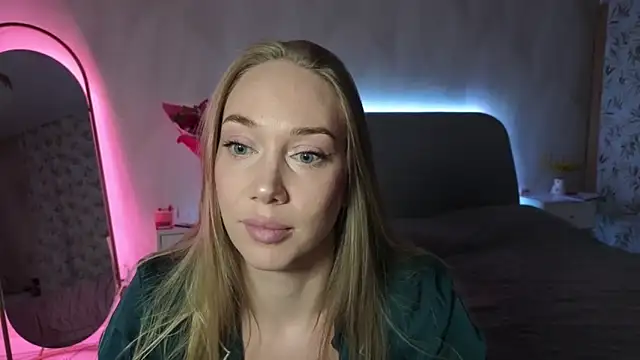 Snapshot of Engel_13 chatting on October 17, 4:09 pm Engel 13 online show from October 17, 4:09 pm