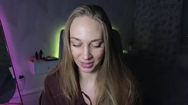 Snapshot of Engel_13 chatting on November 6, 7:37 pm Engel 13 online show from November 6, 7:37 pm