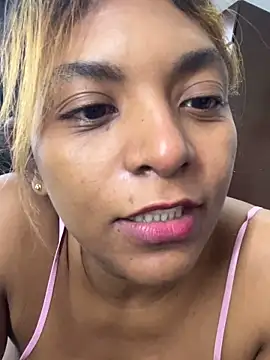nicollesofia2 online show from May 16, 4:31 am
