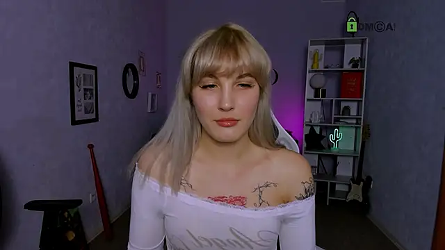 Snapshot of catherine_kitty chatting on September 26, 7:18 pm catherine kitty online show from September 26, 7:18 pm