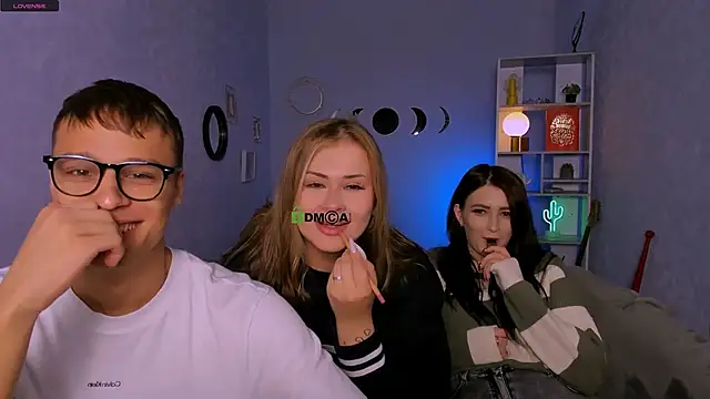 Snapshot of catherine_kitty chatting on October 13, 7:03 pm catherine kitty online show from October 13, 7:03 pm