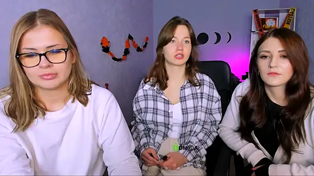 Snapshot of catherine_kitty chatting on October 29, 8:10 pm catherine kitty online show from October 29, 8:10 pm