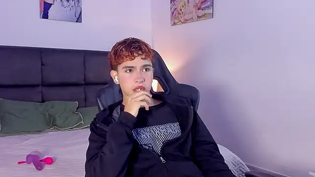 Snapshot of Aiiden_15 chatting on September 20, 12:06 pm Aiiden 15 online show from September 20, 12:06 pm