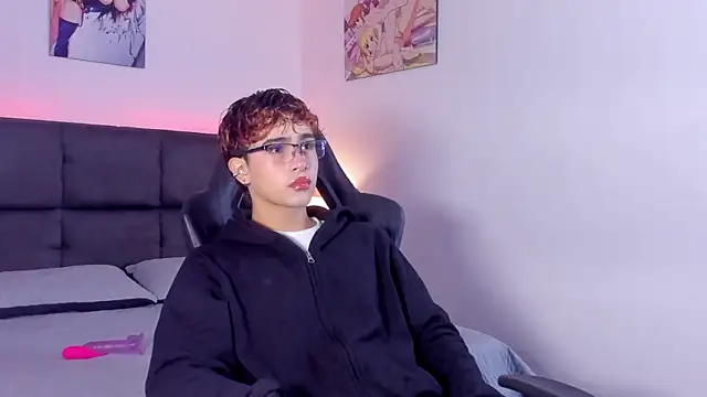 Snapshot of Aiiden_15 chatting on October 10, 12:26 pm Aiiden 15 online show from October 10, 12:26 pm