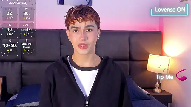 Snapshot of Aiiden_15 chatting on October 21, 12:06 pm Aiiden 15 online show from October 21, 12:06 pm