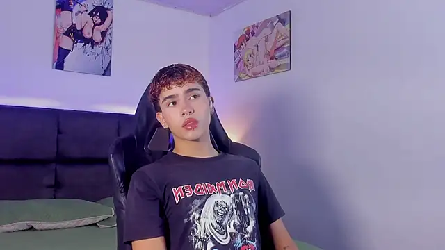 Snapshot of Aiiden_15 chatting on October 27, 1:26 pm Aiiden 15 online show from October 27, 1:26 pm