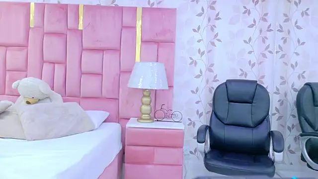 ArianaFranco online show from May 9, 10:37 pm