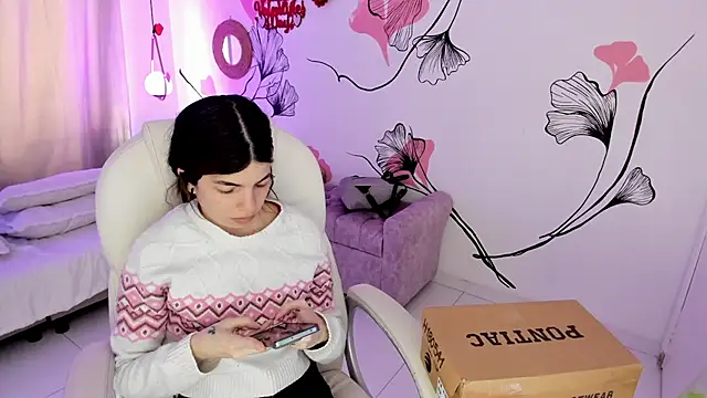 Snapshot of Isabela_Fiorelli chatting on February 13, 1:29 pm Isabela Fiorelli online show from February 13, 1:29 pm