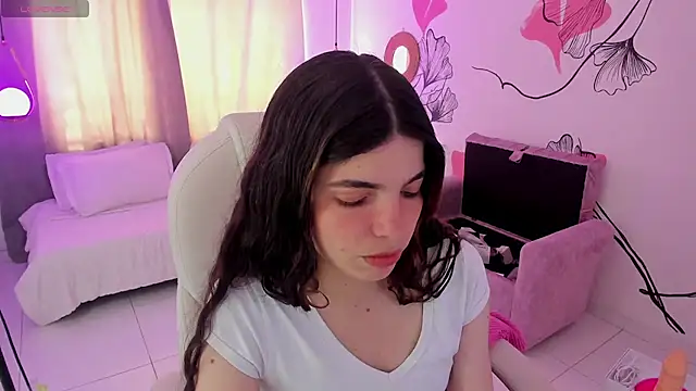 Isabela Fiorelli online show from May 11, 2:45 pm